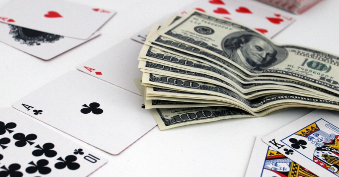 Online Poker: Spotting a Cheater