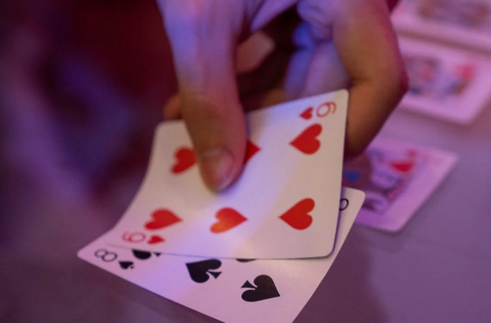 Telltale Signs That Your Partner Is Cheating at Cards